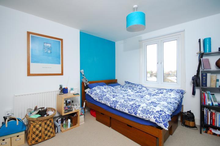 			NEW INSTRUCTION (Private Roof Terrace), 1 Bedroom, 1 bath, 1 reception Flat			 Goldney Road, MAIDA VALE